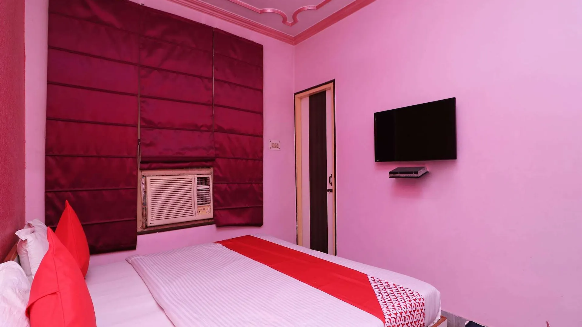 Oyo 16610 Hotel Shri Ram International فاراناسي 3*,